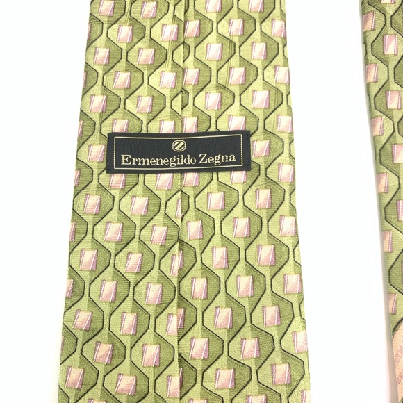 Ermenegildo Zegna Geometric 100% Silk Tie. - Picture 5 of 7